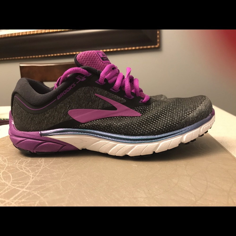 Brooks Pure Cadence- only worn indoors twice